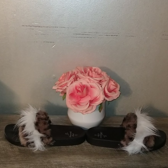 Faux Fur Slide Sandal Cheetah - Picture 3 of 5